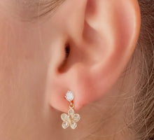 Load image into Gallery viewer, Dainty Cubic Zirconia Flower Earrings
