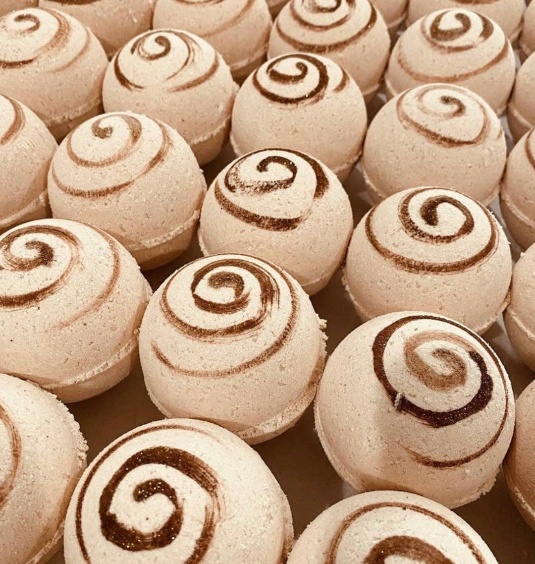 Cinnamon Roll Bath Bomb