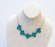 Load image into Gallery viewer, Turquoise Flower Necklace
